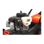 2 kW motoru s objemom 132 cm³ poskytuje dostatočný výkon na efektívne a rýchle kosenie trávnika.