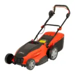 Elektrická kosačka Strend Pro TBE1842 je ideálnym riešením pre údržbu menších až stredne veľkých trávnatých plôch. Vďaka výkonu 1800 W a záberu 42 cm zvládne kosenie efektívne a rýchlo. Centrálne nastavenie výšky kosenia ponúka 6 pozícií v rozsahu od 20 do 70 mm
