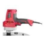 je 390 mm. Príkon zariadenia je 710 W a otáčky bez záťaže sú 110/min. K dispozícii je 4 m dlhý kábel
