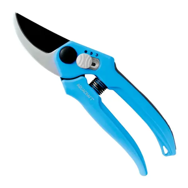 <p>Nožnice AQUACRAFT® :<br />- nastaviteľná veľkosť roztvorenia rukoväte<br />- ergonomická rukoväť pre pohodlnú prácu<br />- nepriľnavé čepele<br />- čepel s nákovkou pre tvrdé a suché drevo.</p></br>