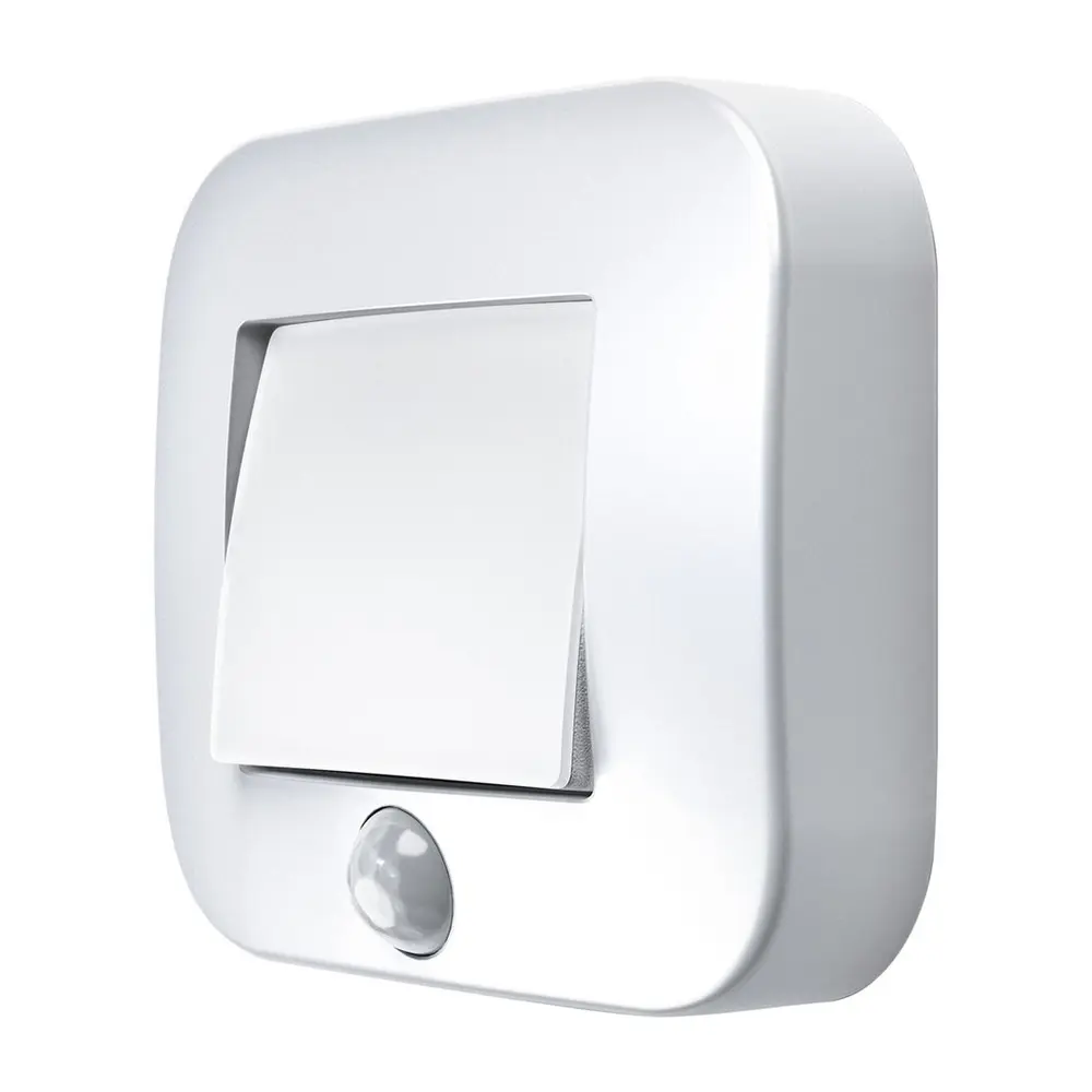 Mobilné nočné svetlo LEDVANCE NIGHTLUX® Ceiling White je vhodné do interiéru aj exteriéru a vyžaruje neutrálne teplé svetlo. Disponuje integrovaným svetelným a pohybovým senzorom. Napája sa batériami 3xAAA. Úsporná LED technológia. Inštalácia je veľmi jednoduchá pomocou pásky alebo skrutiek.