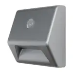 Schodiskové nočné svetlo LEDVANCE NIGHTLUX® Ceiling White je vhodné do interiéru aj exteriéru a vyžaruje neutrálne teplé svetlo. Keďže svetlo smeruje dole