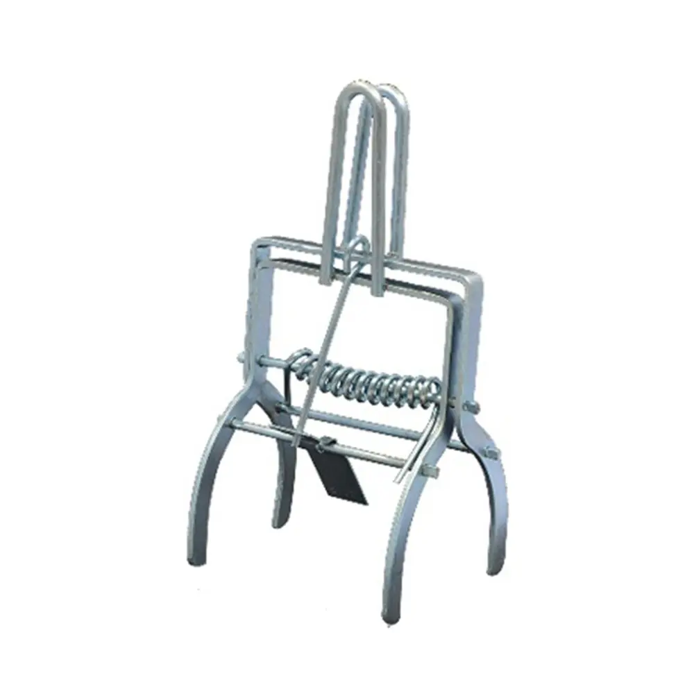 Už žiadne starosti s krtmi v záhrade! S mechanickou pascou na krtov Pecon Snapkiller veľkosti 21x11 cm rýchlo a efektívne eliminujete krtkov a udržíte svoju zeleň nepoškodenú. Jednoducho a účinne sa zbavte nežiaducich návštevníkov vo vašom trávniku.