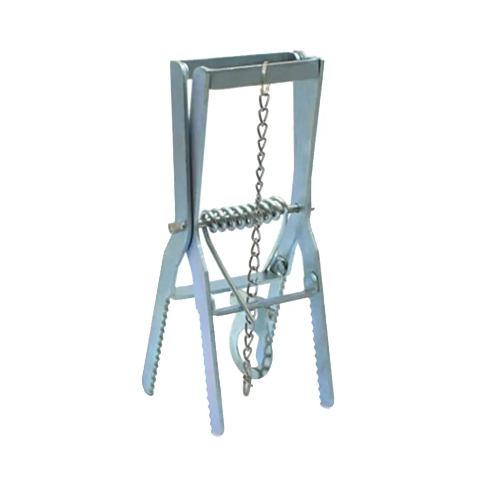 Zbavte sa krtkov efektívnym a jednoduchým spôsobom s pascou na krtov Pecon Snapkiller. Táto mechanická pasca s rozmermi 21x8.5 cm je ideálna na účinné odstránenie krtkov zo záhrady či poľa. Svojím praktickým dizajnom a spoľahlivým výkonom je pasca na krtov Pecon neoceniteľným pomocníkom v boji proti týmto škodcom.