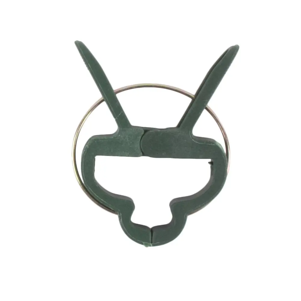 Spona PlantClip PC20 je ideálnym pomocníkom pre upevnenie rastlín vo vašej záhrade či bytovom interiéri. S dĺžkou 58 mm poskytuje spoľahlivú podporu a ochranu rastlinám
