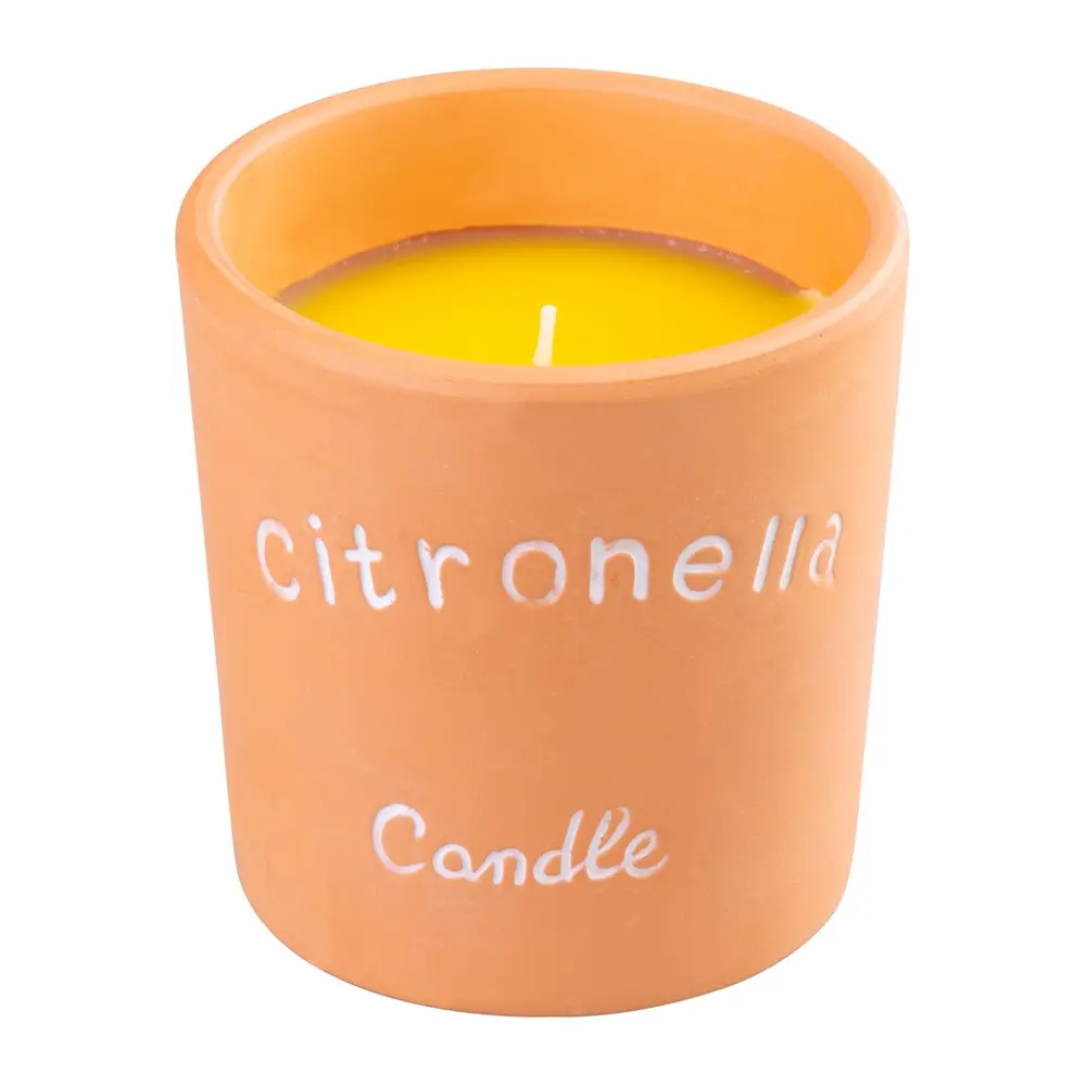 Sviečka Citronella prevonia Váš domov sviežou citrusovou vôňou. Obsahuje 3% vonnej zložky. Približná doba horenia : 24 hodín. Váha vosku: 185 g. Rozmery : 100x100 mm.