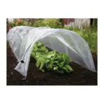 Zabezpečte svojim rastlinám ideálne podmienky na pestovanie s pareniskom Strend Pro Greenhouse. Tento praktický mini fóliovník s rozmermi 55 x 600 x 40 cm ponúka vynikajúcu tepelnú izoláciu a ochranu pred nepriaznivými vplyvmi počasia