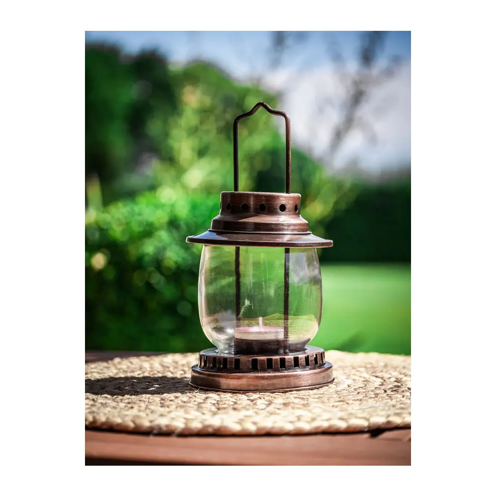 Lampáš MagicHome v štýle vintage skvele dotvorí atmosféru u Vás doma. Stačí vložiť čajovú sviečku. Výška lampášu je 19 cm. 