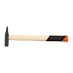 Ergonomická drevená rukoväť vyrobená z kmeňa stromu Hickory. Hickory je drevo z orechovca bieleho