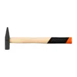 Ergonomická drevená rukoväť vyrobená s kmeňa stromu Hickory. Hickory je drevo z orechovca bieleho