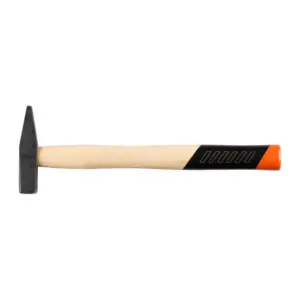 Ergonomická drevená rukoväť vyrobená s kmeňa stromu Hickory. Hickory je drevo z orechovca bieleho