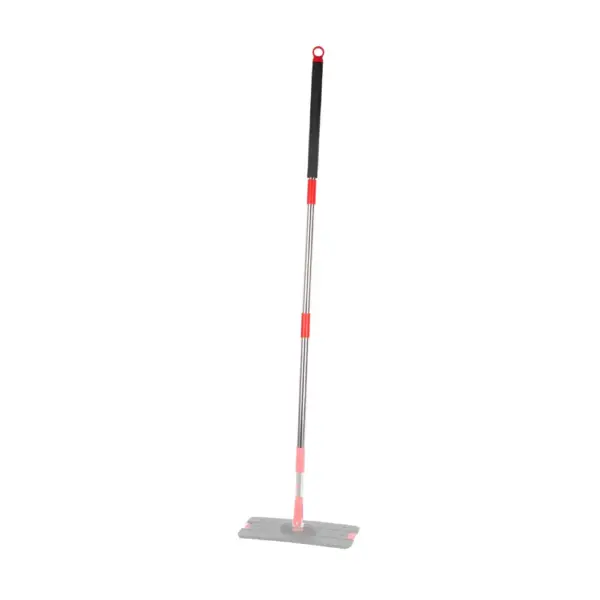 Náhradná násada na mop QuickShine MagicHome je ideálnym pomocníkom pre rýchle a efektívne upratovanie. S jej mäkkými mikrovláknami dokonale zbavíte podlahy nečistôt a škvŕn. Navrhnutá tak