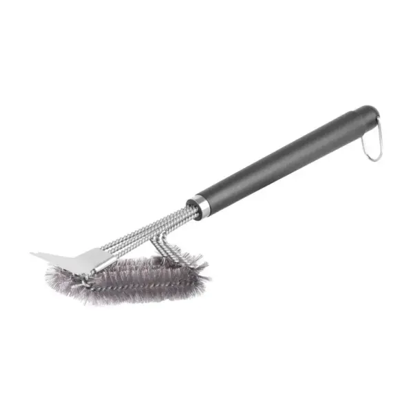 <p>Kefa na čistenie grilu Strend Pro Grill slúži na odstránenie nečistôt z grilovacieho roštu. Má čiernu plastovú rúčku pre lepšie uchopenie. Na nej je umiestnená valcová kefa z pozinkovaného drôtu a škrabka na zvyšky jedál z nerezu. Nemusíte sa báť prípadného poškodenia alebo poškriabania grilovacieho roštu. Rozmery: 42x10x7 cm.</p>