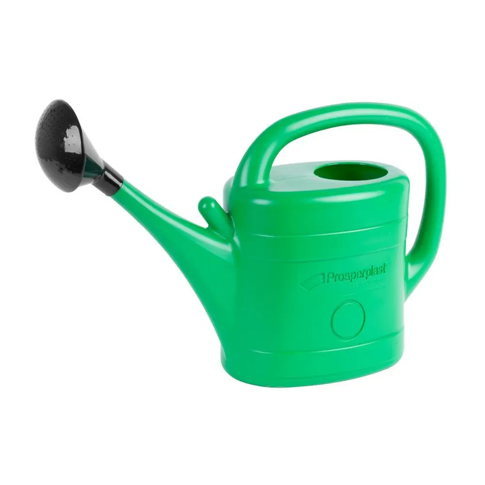 Plastová konva pre zalievanie rastlín.Krhla zelenej farby s veľkou čiernou ružicou s objemom 3 litre.