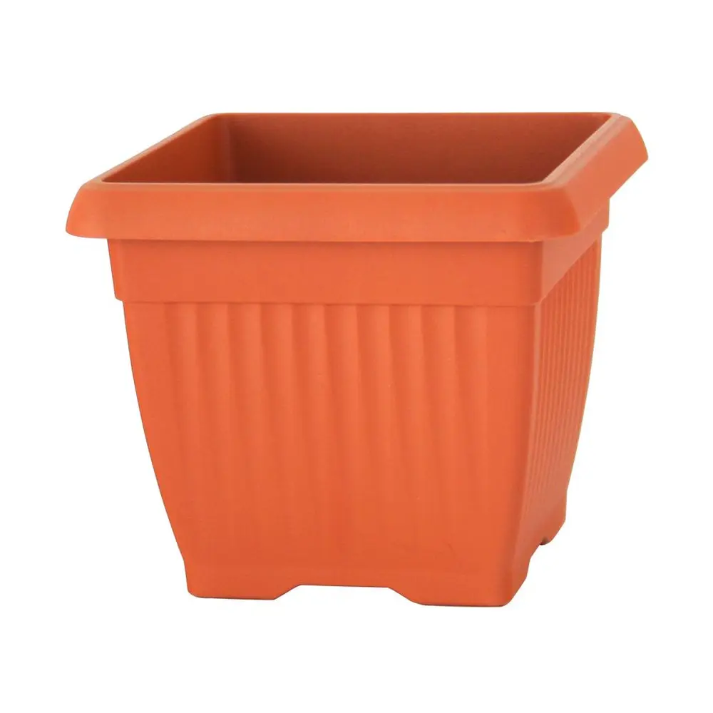 Pekne tvarovaný PVC kvetináč