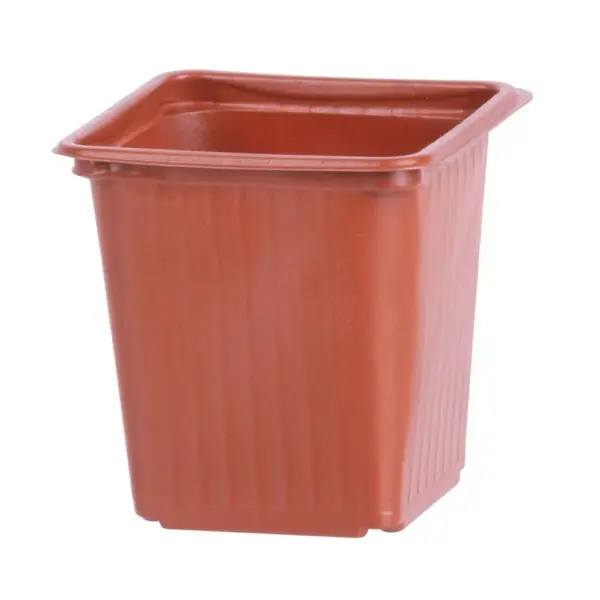 <p>Plastový štvorcový kvetináč na priesady