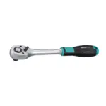 Račňa Whirlpower® 16132-03 je spoľahlivý náradie s prenosom sily až 72 zubov na šírke 202 mm. S jemným zárezom 3/8" a vyrobený z Cr-V materiálu je ideálnym partnerom pre precízne práce a profesionálnych remeselníkov. S touto račňou dokonale zvládnete aj tie najnáročnejšie úlohy.