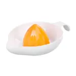 Ručný odšťavovač citrusov MagicHome s miskou s objemom 350 ml.