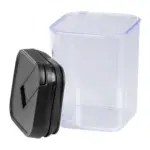 Kompaktná a praktická dóza MagicHome s objemom 900 ml je ideálna na uskladnenie potravín. Vďaka silikónovému tesneniu zabezpečuje dokonalú čerstvosť obsahu a je vhodná pre použitie v domácnosti aj na cestách.