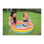 Detský nafukovací bazénik Intex® 58924NP Sunset Glow je ideálny pre letné osvieženie a zábavu tých najmenších. S kompaktnými rozmermi 86 × 25 cm je vhodný na použitie v záhrade