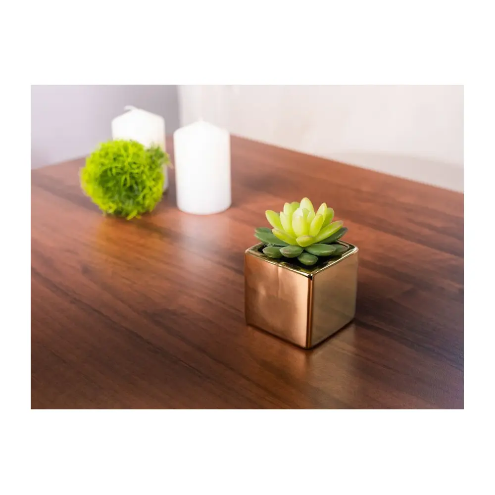 Rozmery: 7 x 7 x 10 cm 