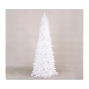 Krásna dekorácia MagicHome stromček z páperia skrášli váš domov počas vianočného obdobia. Farba je biela. Rozmery dekorácie sú 24x60 cm.