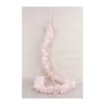 Girlanda MagicHome by nemala chýbať vo výbave vášho interiéru počas vianočných sviatkov. Girlanda je páperová. Farba je ružová. Priemer girlandy je 3 cm a dĺžka je 150 cm. Balenie obsahuje 4 ks.
