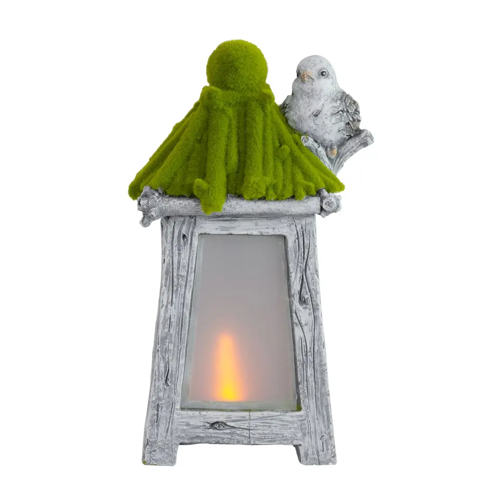 Precízne spracovaný solárny Lampáš s vtáčikom MagicHome dodá šmrnc Vašej záhrade. Krásne vynikne samostatne na terase alebo v kvetinovom záhone. Rozmery: 26x20x45 cm.