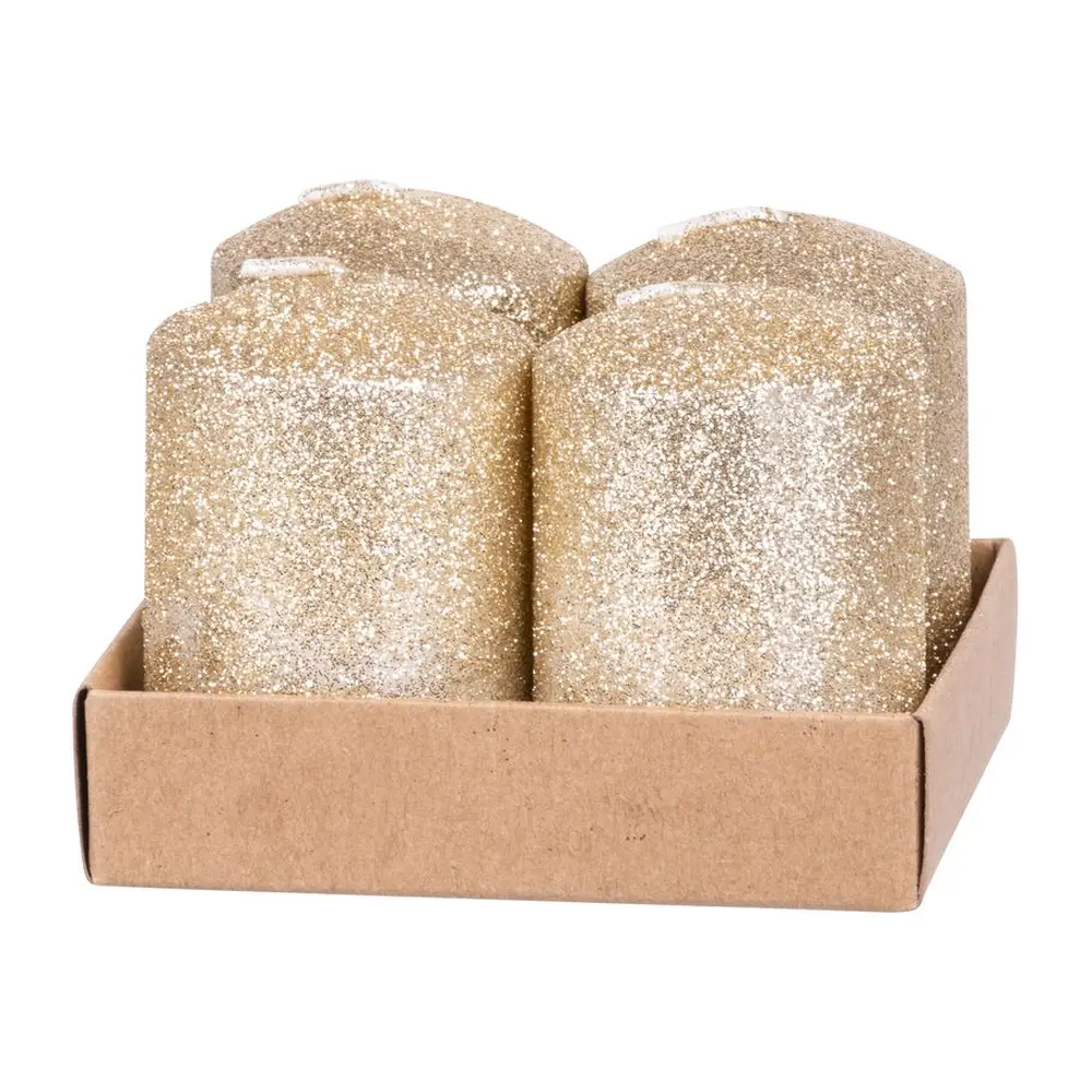 Sviečka MagicHome je krásnym doplnkom do vášho domova. Zažijete s ňou príjemné chvíle pri hrejivom plameni. Farba je šampaň s glitrami. Rozmer je 4x6 cm. Doba horenia je 6 hod.