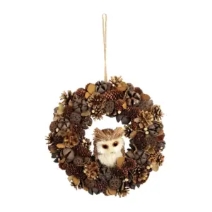 Vytvorte si vianočnú atmosféru s jedinečným adventným vencom MagicHome. Tento prírodný veniec v hnedých tónoch s rozmermi 30x8 cm je ozdobený roztomilou sovou