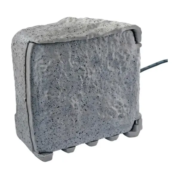<p>Záhradná zásuvka Strend Pro v imitácii kameňa je ideálna do záhrady alebo na terasu. Disponuje <strong>funkciou súmrakového senzoru</strong> - za súmraku zapne po 2 zásuvky a za svetla ich opäť vypne. Možnosť pripojiť 4 zariadenie do zásuviek so samozatváracím sklopným krytom. Zásuvku možno upevniť na trávnaté plochy