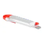 ergonomickou rukoväťou a plastovým krytom. Zaručuje skvelý výsledok a bezpečnú prácu. Šírka čepele je 22 mm. Čepeľ je vyrobená z hliníka.