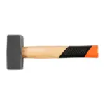 Ergonomická drevená rukoväť vyrobená s kmeňa stromu Hickory. Hickory je drevo z orechovca bieleho