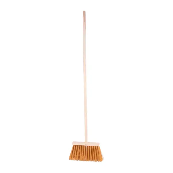 Metla Geco Indust Brown WH je spoľahlivý nástroj pre účinné upratovanie vo vašej priemyselnej prevádzke. S dĺžkou 250 mm a násadou 1200 mm je ideálna na čistenie väčších ploch s minimálnym úsilím. Vďaka svojej hnedo-čiernej farbe je nielen praktická
