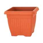 Pekne tvarovaný PVC kvetináč