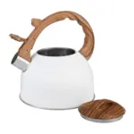 Tento štýlový čajník v bielej farbe s objemom 2500 ml je ideálny pre každodenné použitie. S pískacou funkciou a moderným dizajnom s imitáciou dreva na rúčke a veku sa stane nielen praktickým