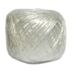 Motúz HEMP by nemal chýbať vo vašej domácnosti. Jeho hmotnosť je 80 g. Farba motúzu je biela. Je vyrobený z polypropylénu. Balenie obsahuje 5 ks.