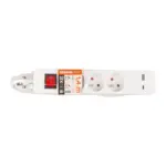 ale aj v domácnostiach. Vďaka trom zásuvkám umožňuje pripojenie viacero zariadení naraz. Praktickou funkciou je napájanie cez USB A a USB C 5