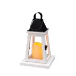 Drevený lampáš MagicHome v štýle vintage skvele dotvorí atmosféru u Vás doma. Obsahuje sviečku. Len na vnútorné použitie. Funkcia: plápolanie plameňa. Napájanie: 3xAAA